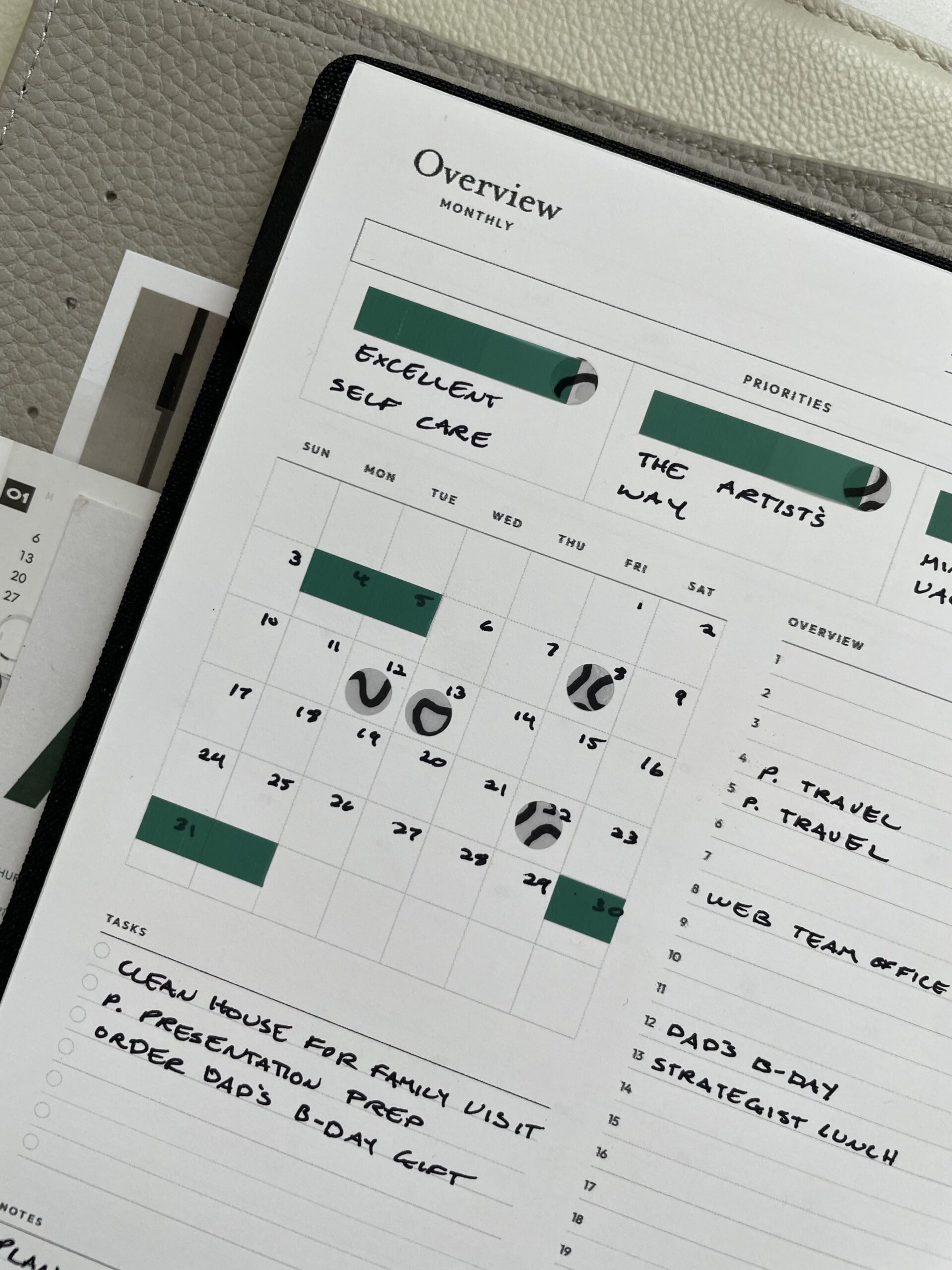 Monthly Minimalist Planning Guide — 🍰 💍 dream life manifestation