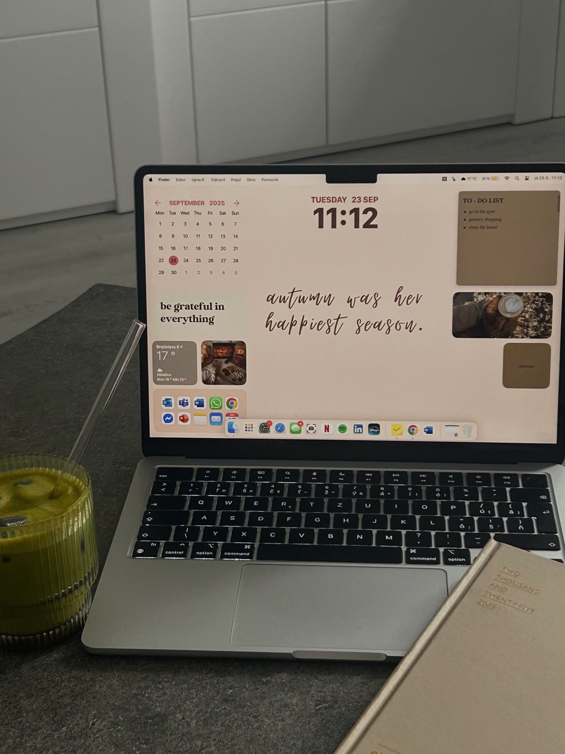 🕯️ 🕯️ Organized Desktop for Digital Design & Creative Work | dream life manifestation