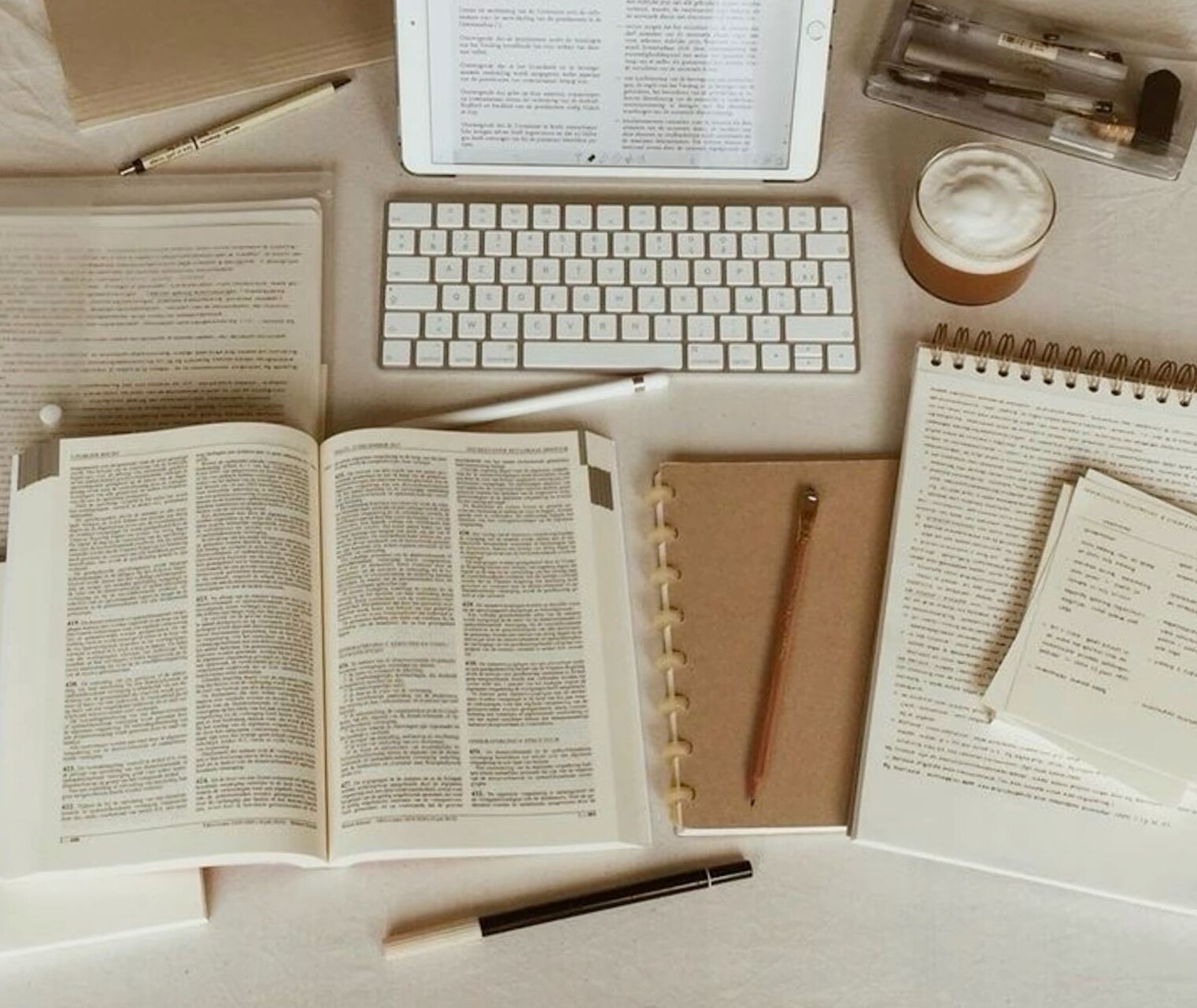 🖇️ 📊 stay inspired all year long: Aesthetic Study Sessions for Digital Design & Creative Work